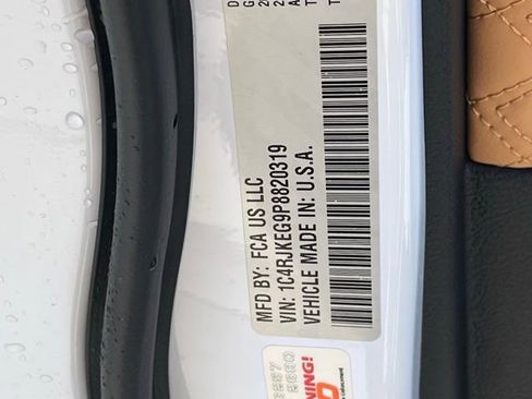 Used 2023 Jeep Grand Cherokee L Summit w/ Advanced Protech Group IV image 40