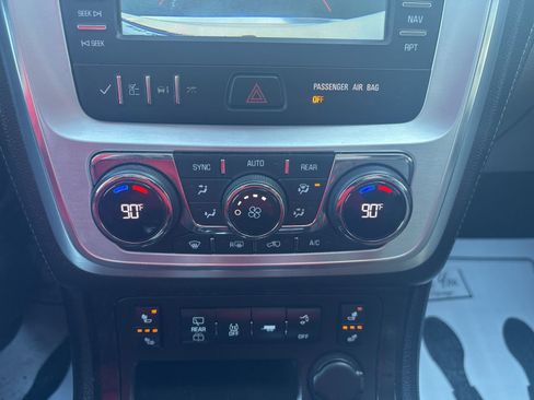 Used 2014 GMC Acadia SLT image 34