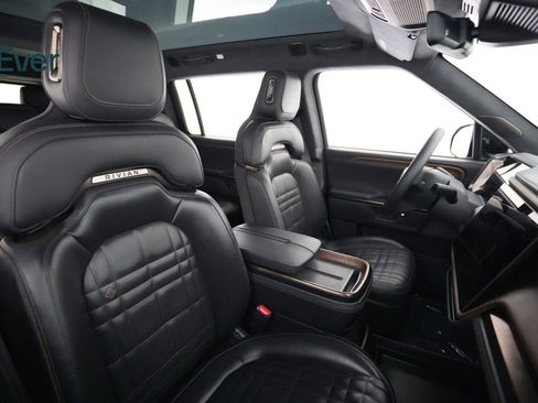 Used 2025 Rivian R1S Premium image 23