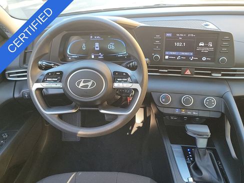 Used 2024 Hyundai Elantra SE image 23