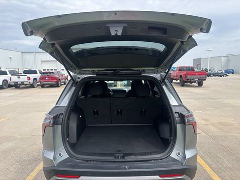 Used 2026 Chevrolet Equinox LT FWD image 10