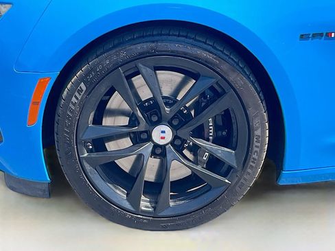 Used 2023 Chevrolet Camaro SS w/ Design Package 1 RWD image 28