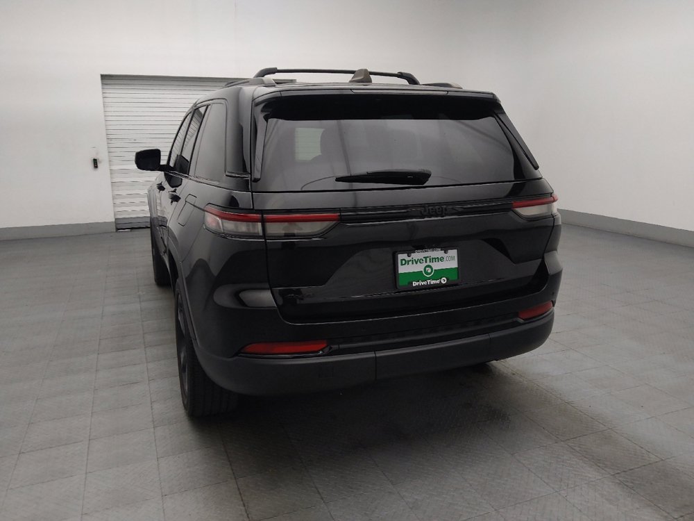 Used 2023 Jeep Grand Cherokee Altitude AWD/4WD image 6