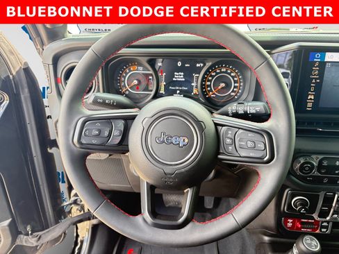 Used 2024 Jeep Wrangler Unlimited Rubicon AWD/4WD image 13