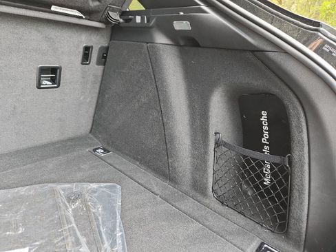 New 2025 Porsche Macan image 45