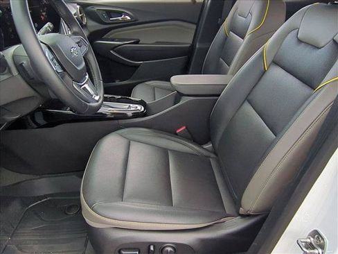 Used 2025 Chevrolet Trax ACTIV w/ Sunroof Package FWD image 16