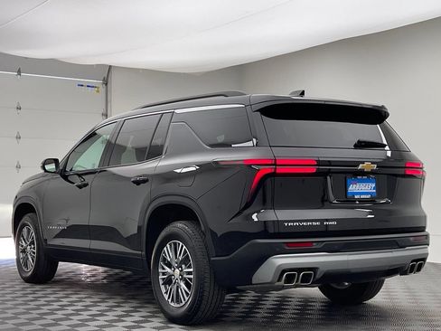 Used 2025 Chevrolet Traverse LT w/ LPO, Floor Liner Package AWD/4WD image 12