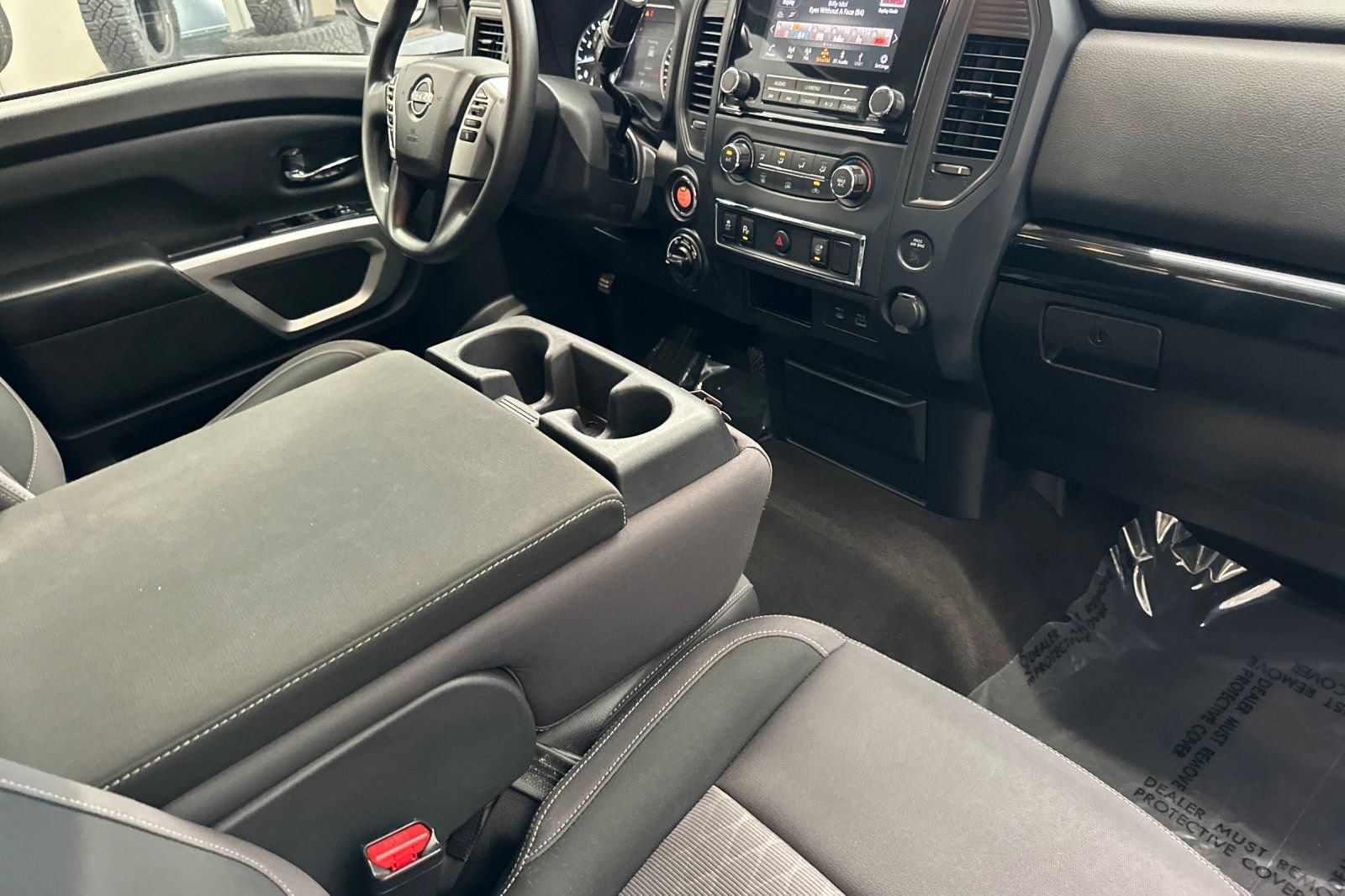 Used 2023 Nissan Titan SV AWD/4WD image 16