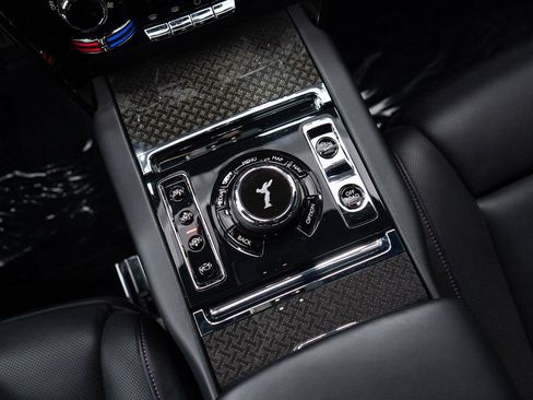 Certified 2022 Rolls-Royce Cullinan Black Badge w/ Dark Exterior Package AWD/4WD image 41