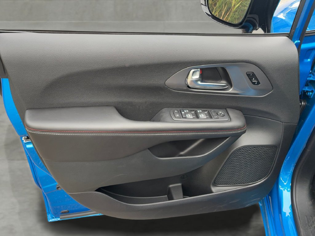 New 2027 Chrysler Pacifica Select AWD/4WD image 11