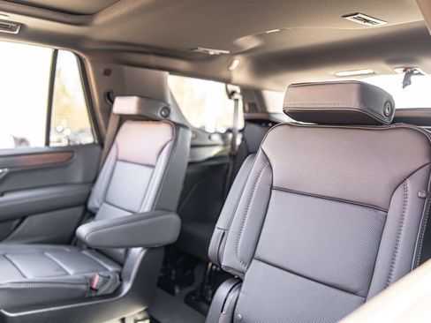 Used 2026 GMC Yukon Denali w/ Sun & Power Step Package AWD/4WD image 31