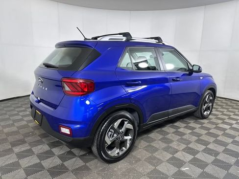 Certified 2024 Hyundai Venue SEL image 3
