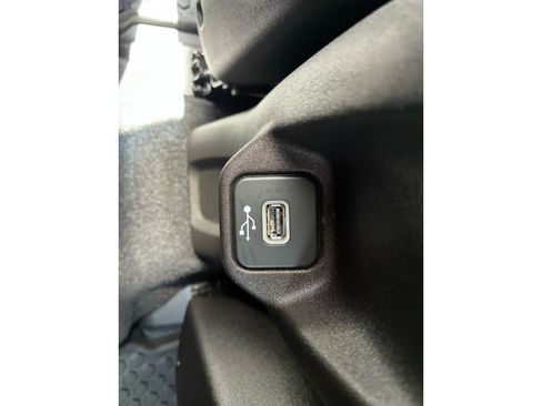 Used 2022 Jeep Renegade Latitude AWD/4WD image 22