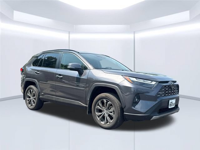Used 2025 Toyota RAV4 Limited w/ Advanced Technology Package AWD/4WD image 16