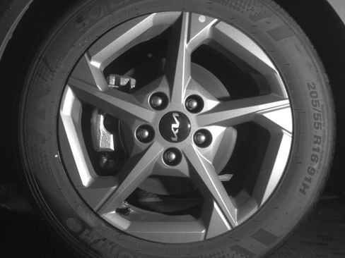 Used 2025 Kia K4 LXS FWD image 12