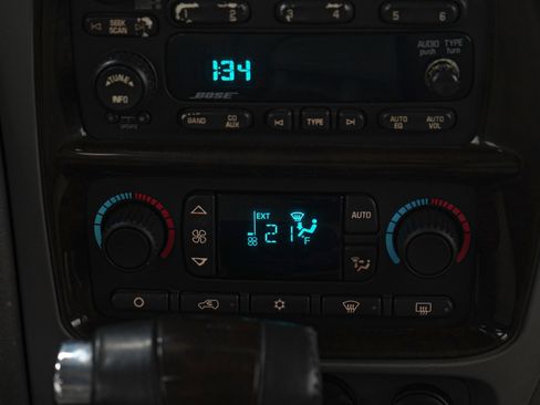 Used 2005 Buick Rainier CXL image 18