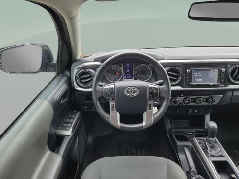 Used 2019 Toyota Tacoma SR5 AWD/4WD image 23