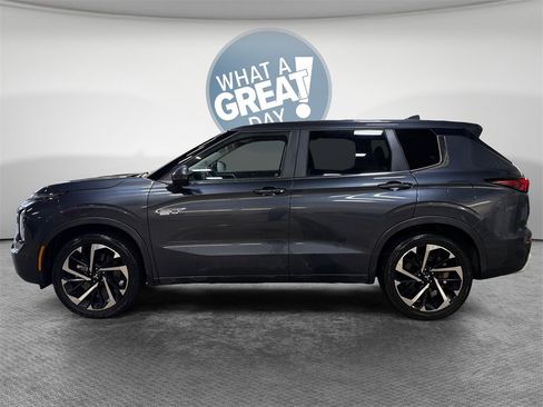 Used 2024 Mitsubishi Outlander 4WD Plug-In Hybrid image 7