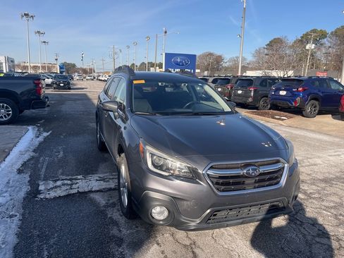 Used 2019 Subaru Outback 2.5i Premium image 2