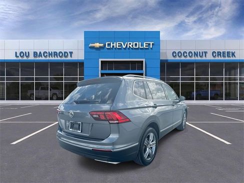 Used 2020 Volkswagen Tiguan SEL image 8