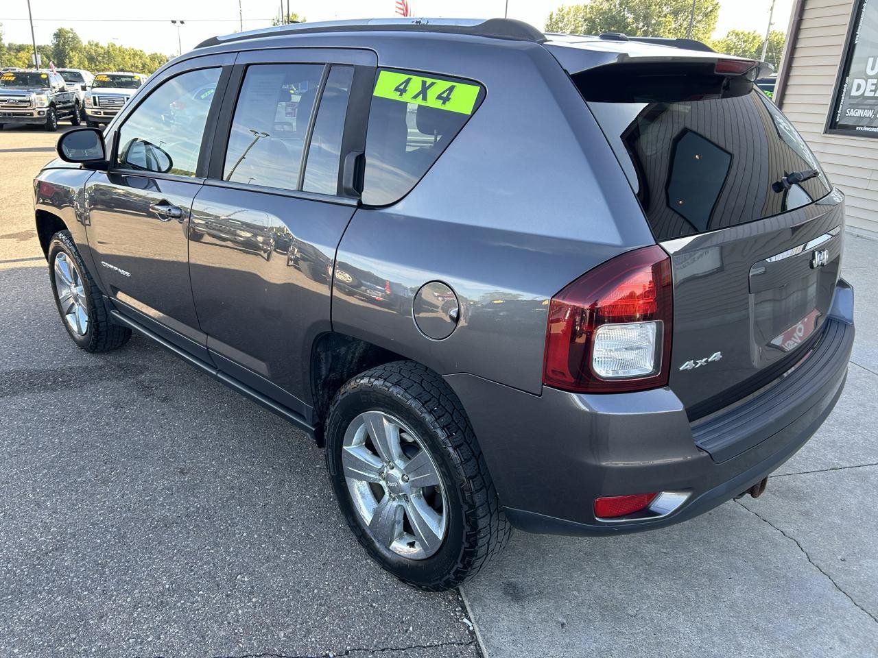 Used 2015 Jeep Compass Latitude w/ Trailer Tow Prep Group AWD/4WD image 7