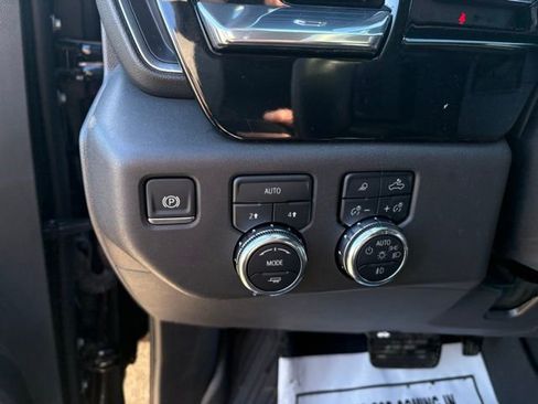 Used 2025 GMC Sierra 1500 Elevation w/ Elevation Premium Package image 8