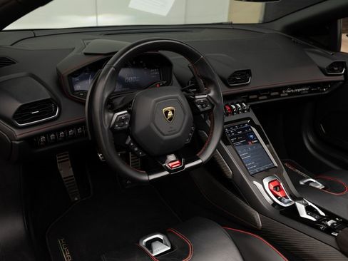 Used 2020 Lamborghini Huracan EVO image 28