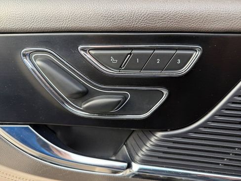 Used 2021 Lincoln Corsair AWD image 26