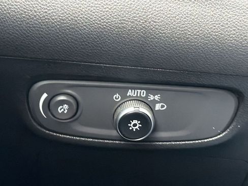 Used 2025 Buick Encore GX Preferred image 16