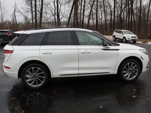 New 2026 Lincoln Corsair Grand Touring AWD/4WD image 2