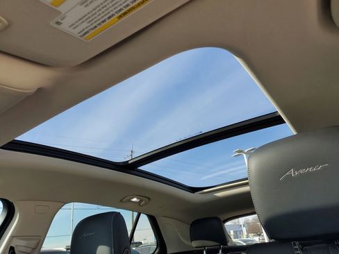 Used 2023 Buick Envision Avenir image 34