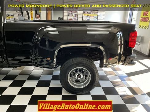 Used 2018 GMC Sierra 3500 Denali w/ Duramax Plus Package AWD/4WD image 9