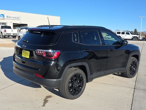 New 2026 Jeep Compass Latitude AWD/4WD image 5