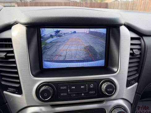 Used 2017 GMC Yukon SLT w/ Premium Edition image 12