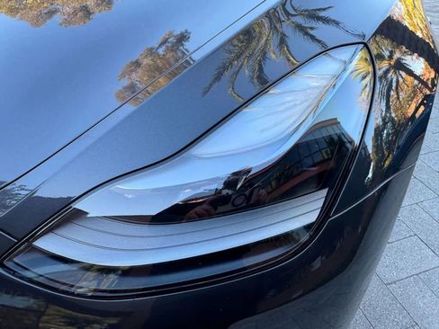 Used 2024 Tesla Model Y Long Range AWD/4WD image 32