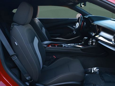 Used 2020 Chevrolet Camaro LT w/ Technology Package RWD image 24