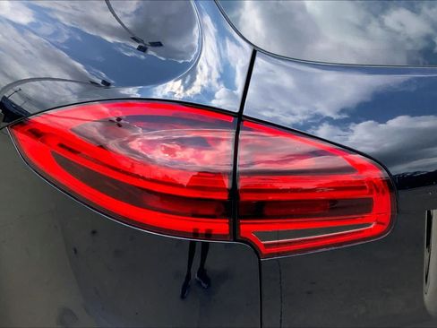 Used 2018 Porsche Cayenne S AWD/4WD image 27