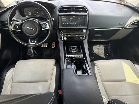 Used 2018 Jaguar F-PACE R-Sport AWD/4WD image 16