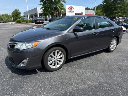 Used 2013 Toyota Camry XLE w/ Leather Pkg FWD image 1