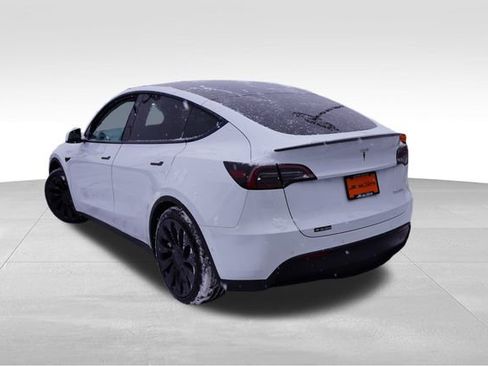 Used 2022 Tesla Model Y Performance image 7