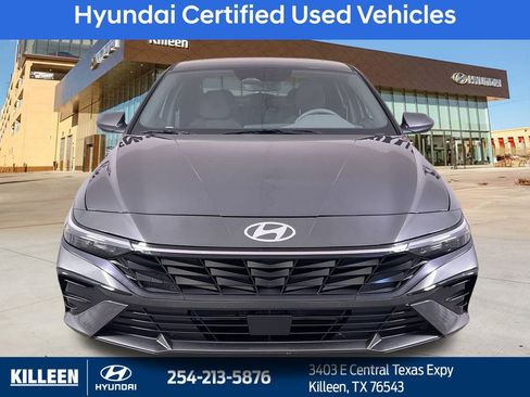 Used 2025 Hyundai Elantra SEL w/ Cargo Package image 2