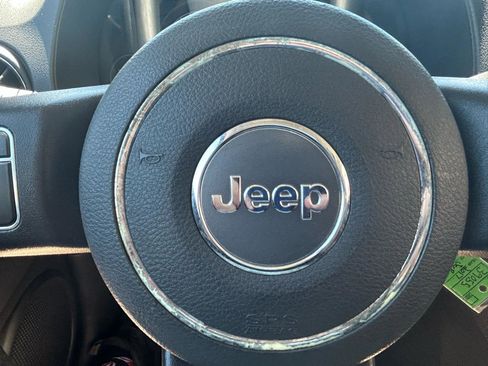 Used 2017 Jeep Patriot High Altitude AWD/4WD image 21