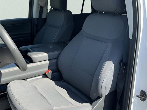 Certified 2025 Ford Expedition Active image 31