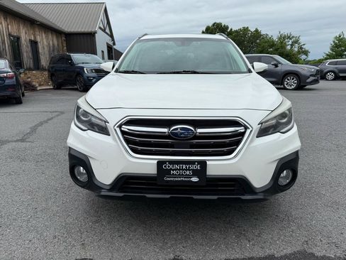 Used 2019 Subaru Outback 3.6R Touring AWD/4WD image 9