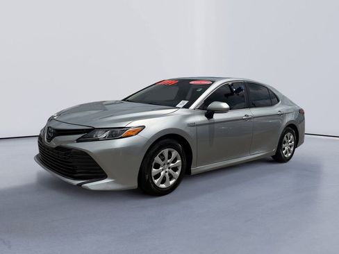 Used 2019 Toyota Camry LE w/ Sunroof Package FWD image 7