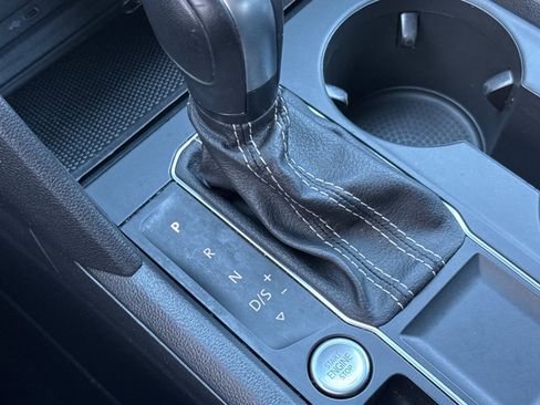 Used 2022 Volkswagen Atlas Cross Sport SE image 21