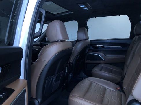 Used 2022 Kia Telluride SX w/ SX Prestige Package image 20