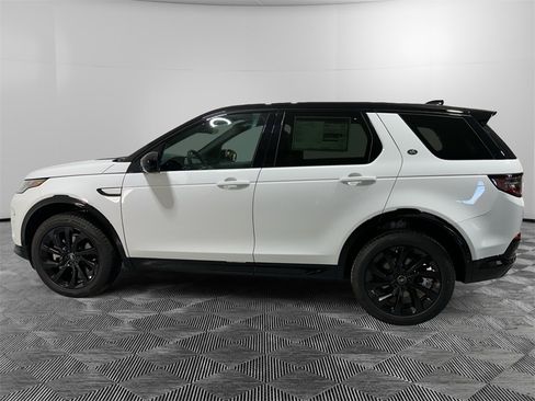 New 2025 Land Rover Discovery Sport Dynamic SE image 2