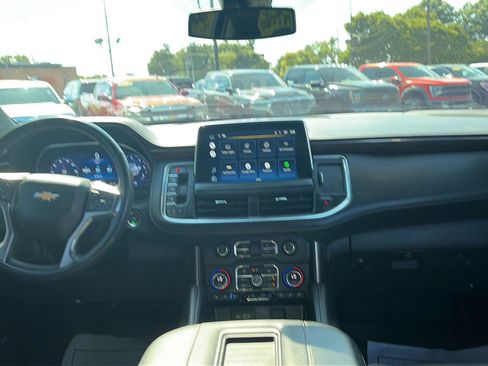 Used 2022 Chevrolet Suburban Premier AWD/4WD image 24