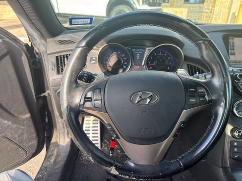 Used 2015 Hyundai Genesis 3.8 RWD image 6